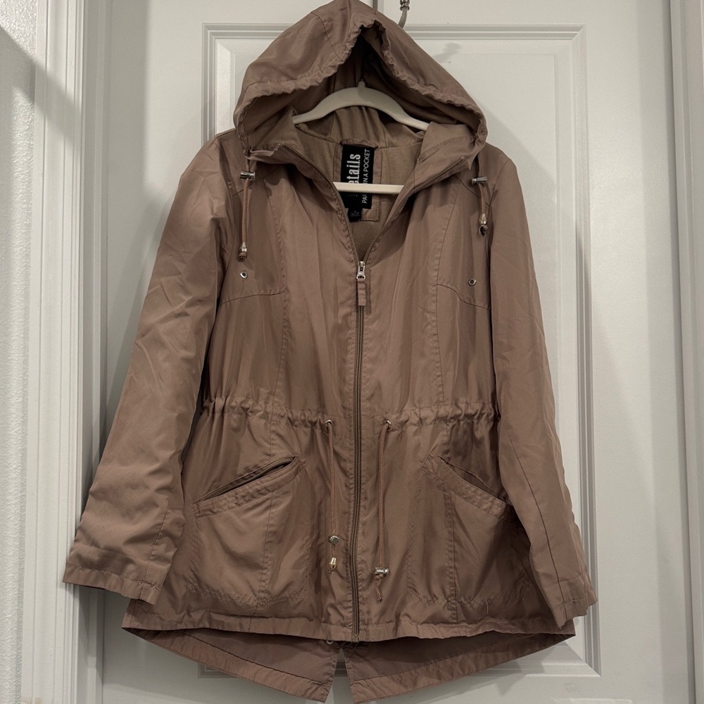 Stylish Utility Jacket in Taupe Parka in a pocket
